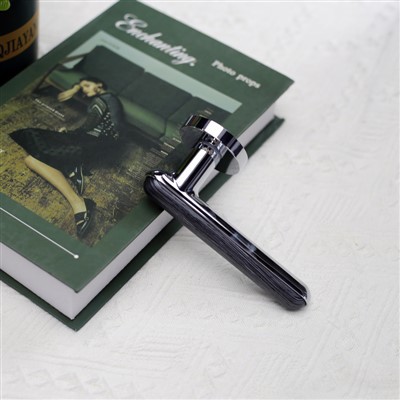 Qual è la composizione chimica delle maniglie a leva in lega di zinco?